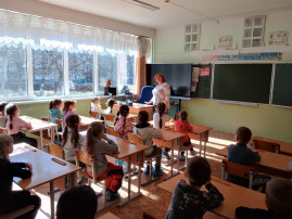 "На пороге знаний: экскурсия в школу для будущих первоклассников" "На пороге знаний: экскурсия в школу для будущих первоклассников".